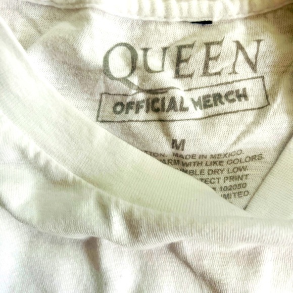 Medium White Queen The Works T-shirt - Picture 3 of 3
